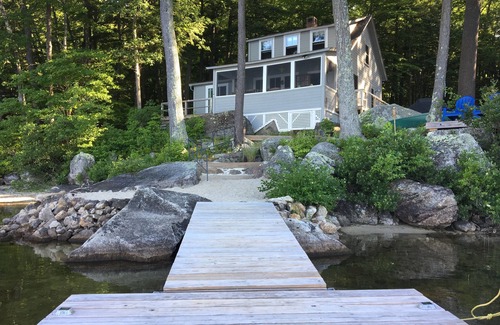 Bradford Cottage | Beautiful Waterfront Cottage on Lake Massasecum