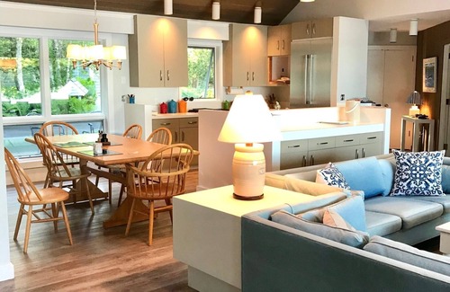 Petoskey Cottage | Beautiful waterfront cottage on the West Arm with fabulous sunsets.