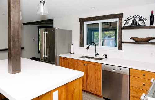 Eagle Lake Cottage | Beautiful Waterfront 4 Season Lake House
