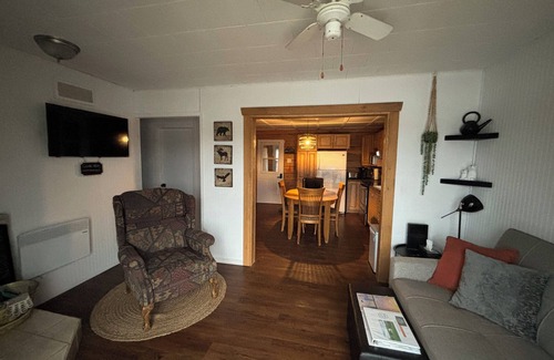 Nominingue Ski Chalet | Beautiful waterfront with beach and spa!