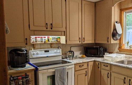 Frontenac Cottage | Beautiful waterfront Cottage with Private Dock located on Bob's Lake.