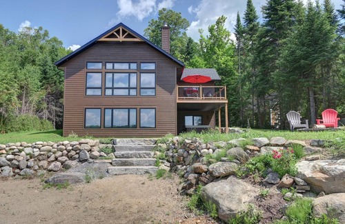 Labelle Ski Chalet | Beautiful waterfront cottage