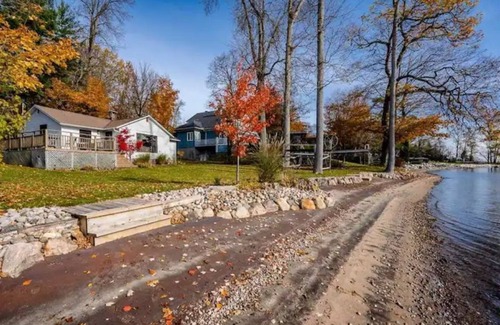Penetanguishene Cottage | Beautiful Waterfront Cottage on Georgian Bay
