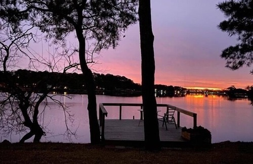 Norfolk - Virginia Beach Cottage | Beautiful Waterfront Cottage near Downtown Norfolk- A Peaceful Secluded Paradise