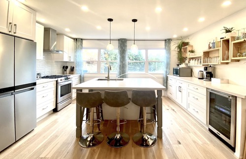McDougall Cottage | Beautiful Waterfront Cottage w/Swim Spa Hot Tub, Sleeps 16+