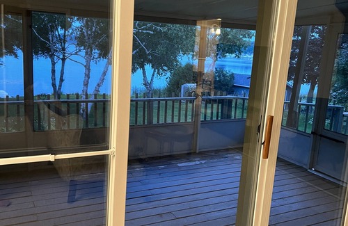 Selwyn Cottage | Beautiful Waterfront Cottage