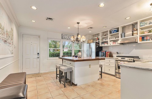 Dickinson House | Beautiful waterfront home with sunroom, hammock, grill, washer/dryer & AC