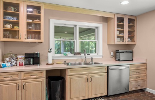 Copake House | Beautiful Waterfront Home in the Foothills of the Berkshires