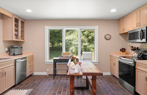 Copake House | Beautiful Waterfront Home in the Foothills of the Berkshires