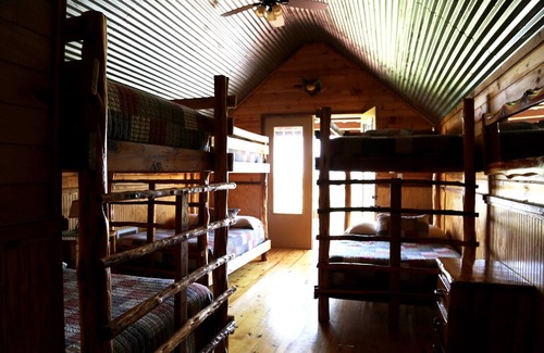 Quinlan Cabin | Beautiful Waterfront Lodge on Ranch with Pool - 45 Miles from Dallas