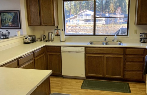 Plumas Eureka Estates House | Beautiful Waterfront Townhome on Plumas Pines Golf Course