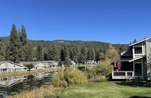 Plumas Eureka Estates House | Beautiful Waterfront Townhome on Plumas Pines Golf Course