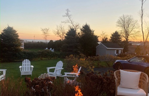 Fairfield House | Beautiful Waterfront home in the amazing Black Rock Area!