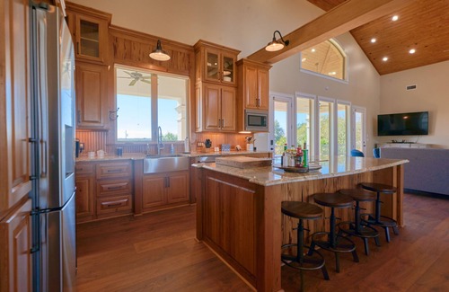 Hackberry House | BEAUTIFUL WATERFRONT HOME WITH BOATHOUSE AND HUGE PORCHES!