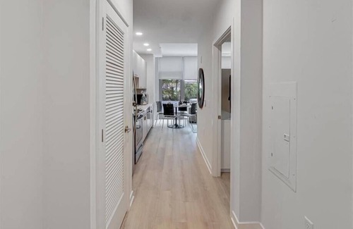 Buzzard Point Apartment | Beautiful Waterfront 1BR w Full Kitchen + Gym | nr Rivers