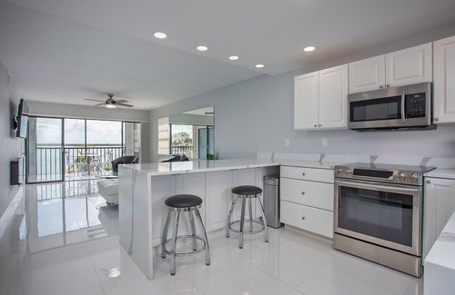 Marco Island Condo | BEAUTIFUL WATERVIEW-MODERN 2 BED - POOL, MARINA, NEAR BEACH