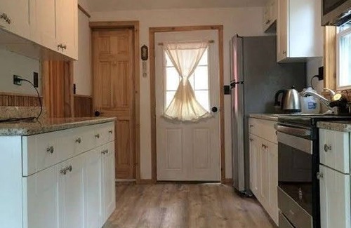 Littleton Cottage | Beautiful waterview and water access from adorable cottage