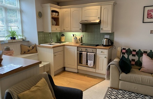 Bradford-on-Avon Apartment | Beautiful weavers cottage, views and garden
