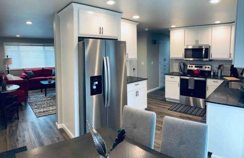Yakima House | Beautiful, well-stocked home - sleeps 7!