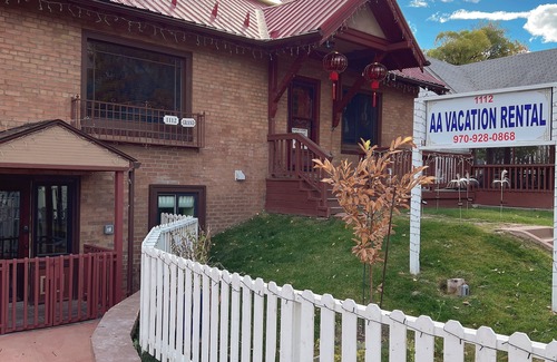 Glenwood Springs House | Beautiful Well Preserved Historical 2 bedroom House. 1112B