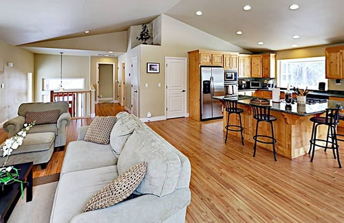 Tahoe Paradise House | Beautiful well appointed 3 bedroom