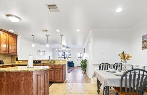 Houston House | Beautiful & Wide House 4Bedroom near IAH Airport