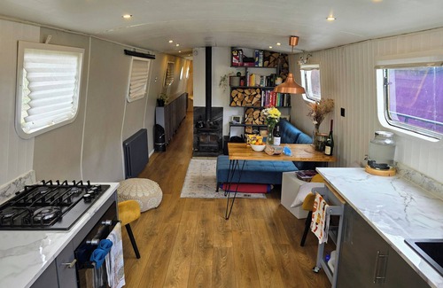 Paddington Boat Rental | Beautiful Widebeam Boat - London