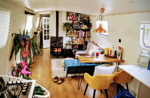 Paddington Boat Rental | Beautiful Widebeam Boat - London