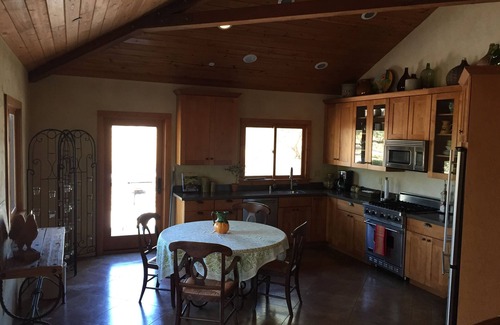 Vineburg House | Beautiful Wine Country Retreat!