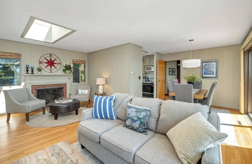 Moultonborough House | Beautiful Winnipesaukee Adorable Cottage and Bunkhouse for 10 Lovely Sunsets