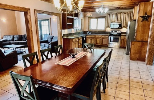 Marcell Cabin | Beautiful Winter LAKE Lodge *Jacuzzi*Fireplace*Pool Table*PingPong*Wifi*Quiet