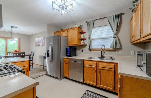 Hoagland House | Beautiful wooded scenery , king suite , private fully fenced , pet friendly