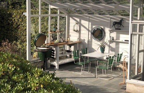 Enskededalen House | Beautiful wooden house with lots of charm and comfort and a sunny garden