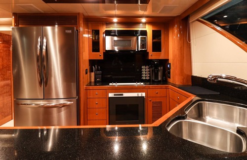 Talahi Island Boat Rental | Beautiful Yacht in Savannah Georgia