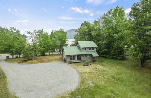 Severance Cabin | Beautiful year-round Adirondack rental on Paradox Lake