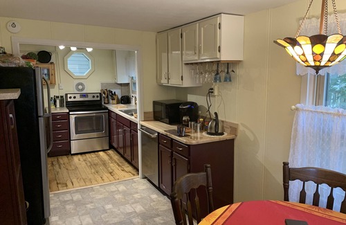 Mount Gretna Heights Cottage | Beautiful Yr Round Cottage Great Porch, Heart of MTG, Near Hershey, Lititz, Lanc