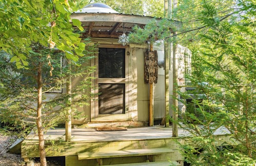 Rosemount Cottage | Beautiful Yurt in Hamilton Ontario