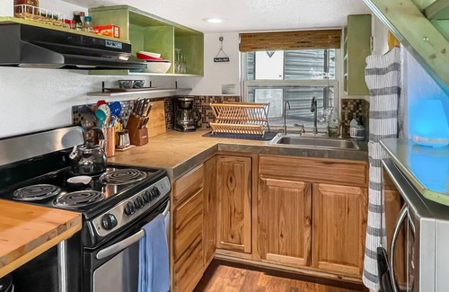 Canyon Lake Cabin | Beautiful Zen Cabin in Canyon Lake! Only 5 minutes from the lake and river!