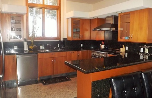 Highland Meadows House | Beautifull Alpine Home with Panoramic Views from Deck , Open Concept, Hot Tub