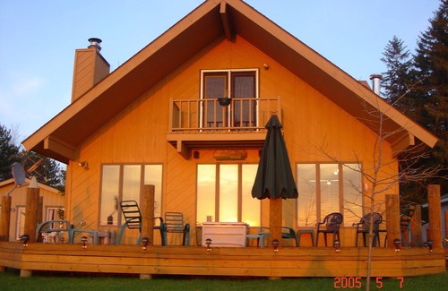 Lake City Ski Chalet | Beautifull beachfront Chalet with large deck facing the water. 50ft from water