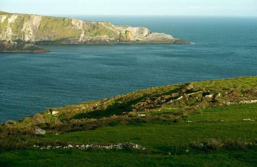 Goleen Cottage | Beautifull stone cottage on Mizen Head overlooking sea and beaches
