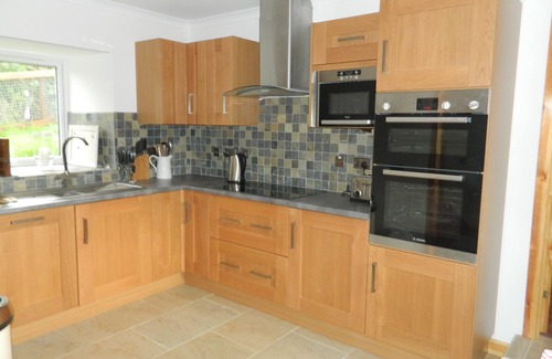 Isle of Scalpay Cottage | Beautifully appointed cottage, overlooking South Harbour, Scalpay