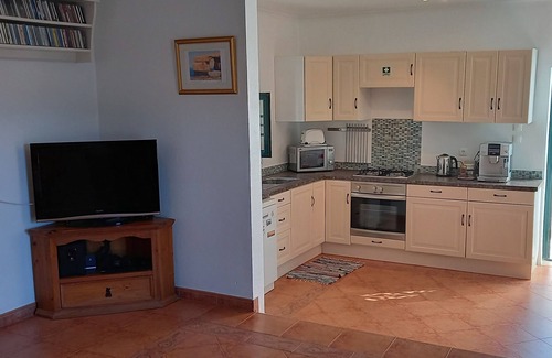 Vila de Rei House | Beautifully appointed self-contained Annex.