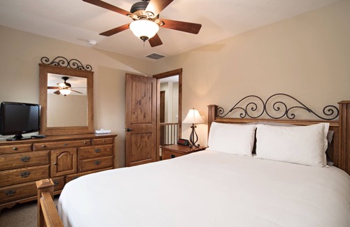 Carbondale House | Beautifully Appointed 5 Bedroom Custom Home, Includes 2 Fly Fishing Badges!