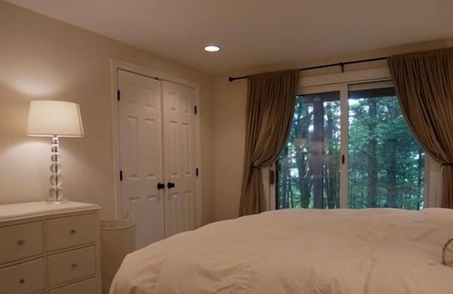 Bromley Mountain House | Beautifully appointed Bromley Dorset House Townhome