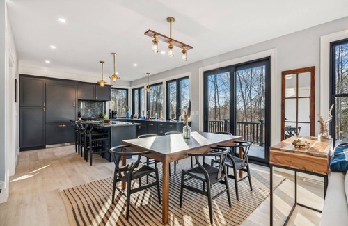 Cape Elizabeth House | Beautifully built Cape Elizabeth home nestled in the woods on 2.5 acres