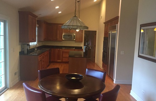 Lake Forest House | Beautifully Decorated Ranch, minutes from Lakefront, Beach and Downtown