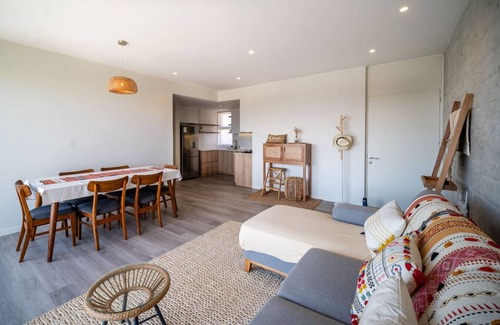 Pisco Apartment | Beautifully Decorated Apt with Ocean View, Balcony & Kamado next to the Bay