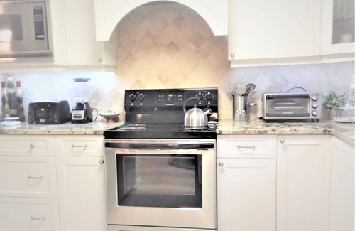 Ocala House | Beautifully Decorated Home in Quiet Neighborhood.