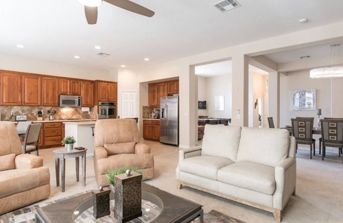 Paradise House | Beautifully decorated everything is new! Spacious single story home.